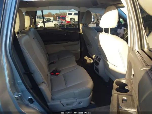 5FNYF6H91HB074323 2017 HONDA PILOT - Image 8