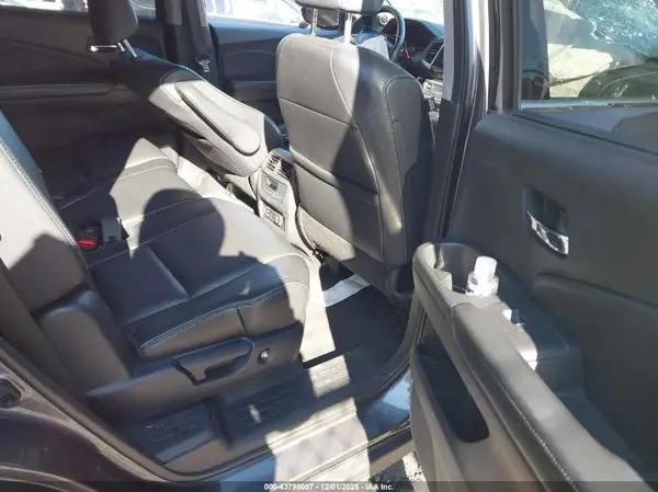 5FNYF6H91HB084723 2017 HONDA PILOT - Image 8