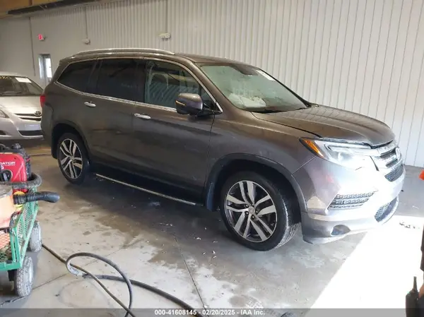 5FNYF6H91HB084737 2017 HONDA PILOT - Image 1