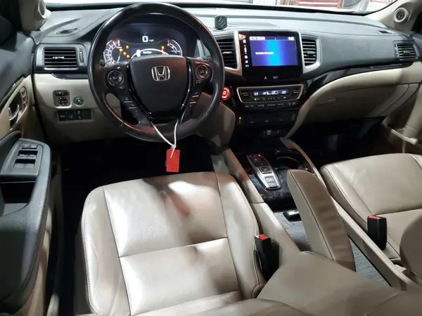 5FNYF6H91JB019988 2018 HONDA PILOT - Image 8