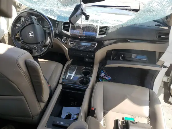 5FNYF6H91JB034488 2018 HONDA PILOT - Image 8