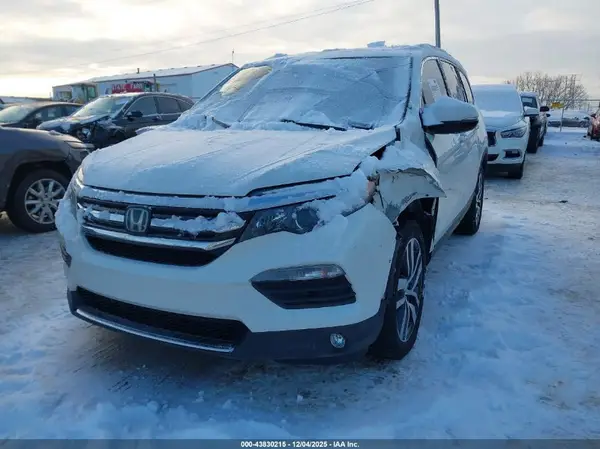 5FNYF6H91JB038587 2018 HONDA PILOT - Image 2