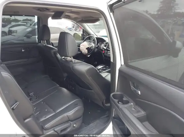 5FNYF6H91JB044342 2018 HONDA PILOT - Image 8