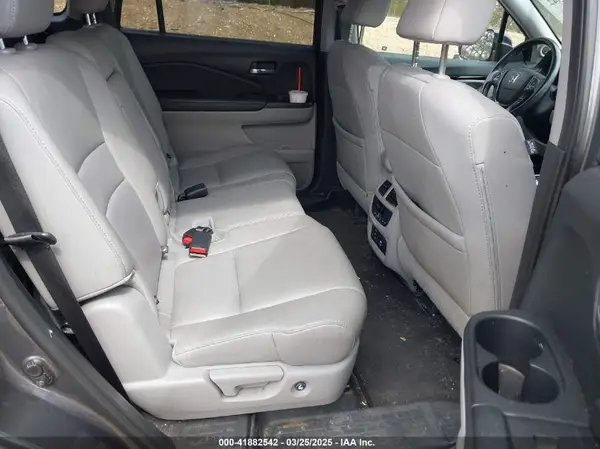 5FNYF6H92HB012090 2017 HONDA PILOT - Image 8