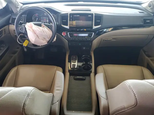 5FNYF6H92HB013109 2017 HONDA PILOT - Image 8