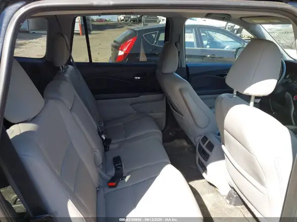 5FNYF6H92HB043663 2017 HONDA PILOT - Image 8