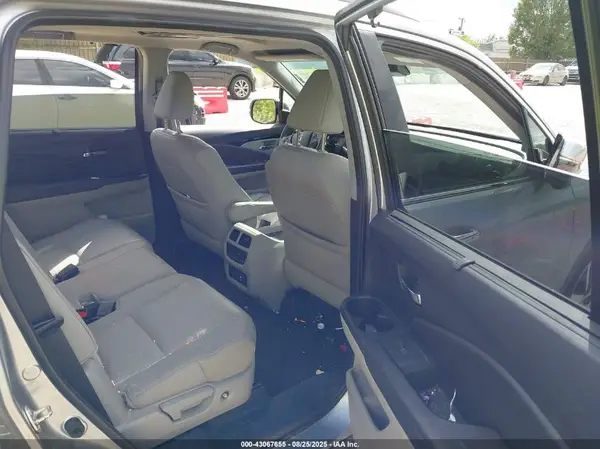 5FNYF6H92HB065162 2017 HONDA PILOT - Image 8