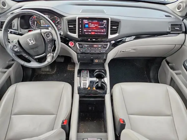5FNYF6H92HB065887 2017 HONDA PILOT - Image 8