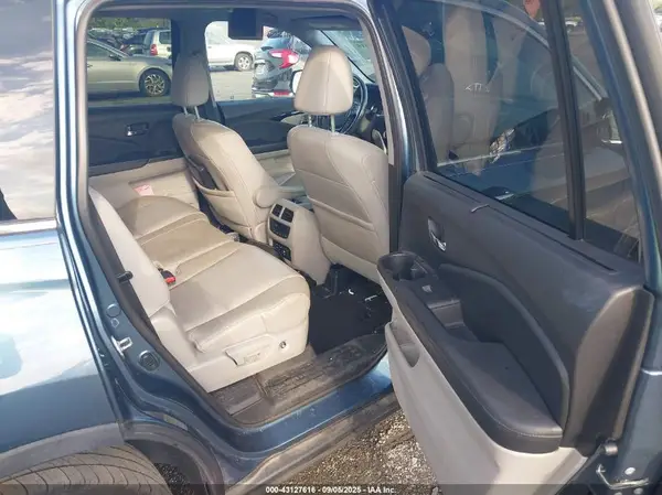 5FNYF6H92HB082320 2017 HONDA PILOT - Image 8