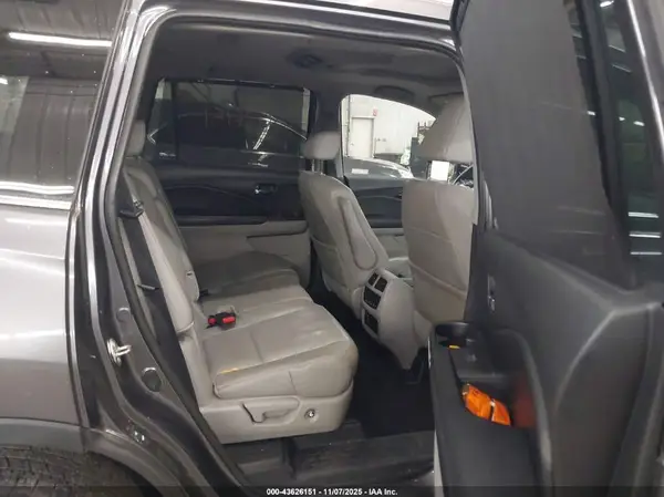 5FNYF6H92HB090062 2017 HONDA PILOT - Image 8