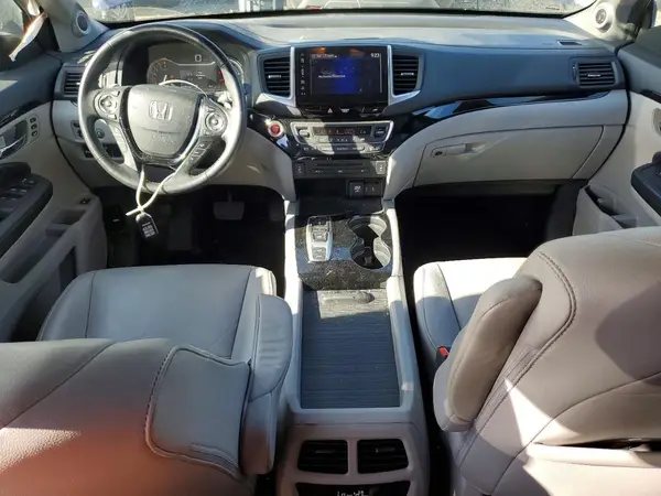 5FNYF6H92HB100668 2017 HONDA PILOT - Image 8