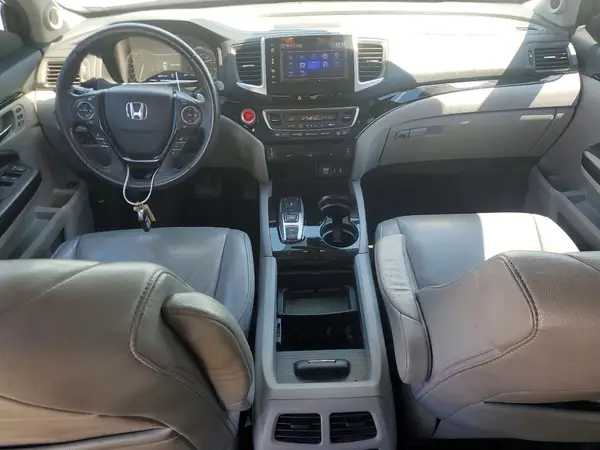 5FNYF6H92JB000057 2018 HONDA PILOT - Image 8