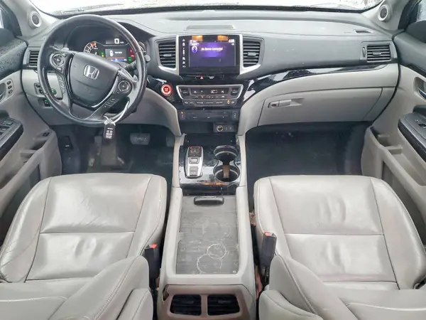 5FNYF6H92JB004089 2018 HONDA PILOT - Image 8