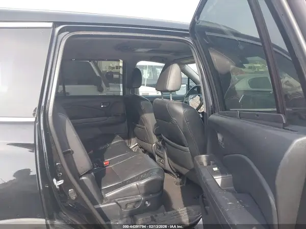 5FNYF6H92JB009308 2018 HONDA PILOT - Image 8