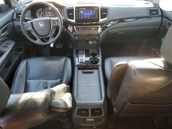 5FNYF6H92JB048965 2018 HONDA PILOT - Image 8
