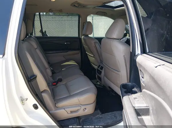 5FNYF6H92JB053499 2018 HONDA PILOT - Image 8
