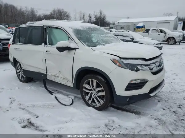 5FNYF6H92JB053566 2018 HONDA PILOT - Image 1