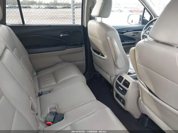 5FNYF6H92KB000772 2019 HONDA PILOT - Image 8