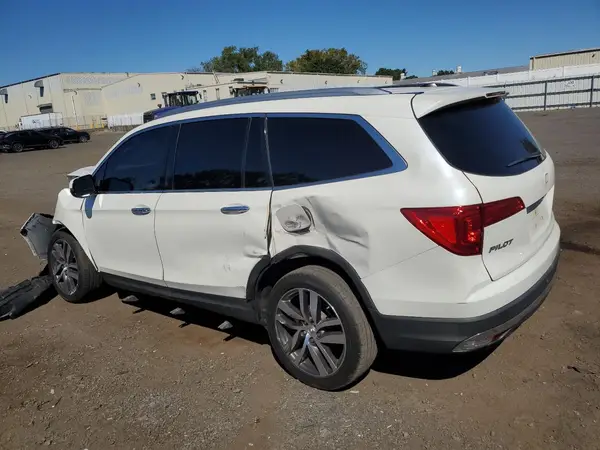 5FNYF6H93HB004757 2017 HONDA PILOT - Image 2