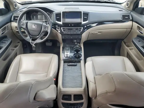5FNYF6H93HB024085 2017 HONDA PILOT - Image 8