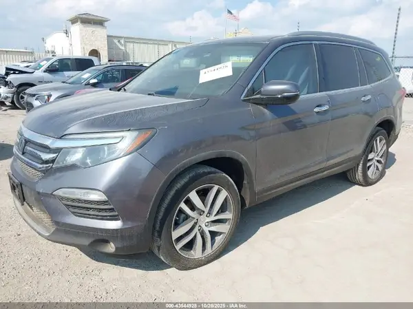 5FNYF6H93HB026712 2017 HONDA PILOT - Image 2