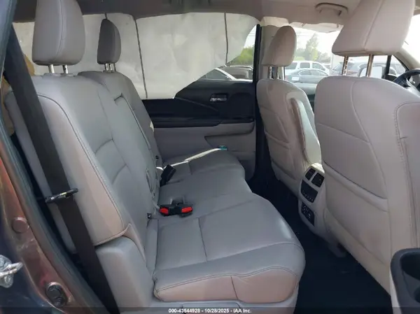 5FNYF6H93HB026712 2017 HONDA PILOT - Image 8