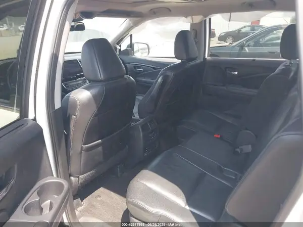 5FNYF6H93HB030016 2017 HONDA PILOT - Image 8