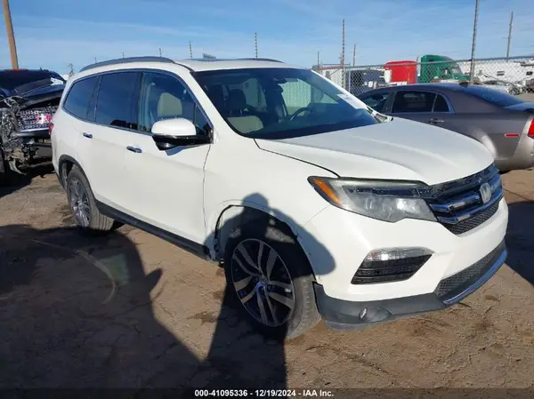 5FNYF6H93HB056387 2017 HONDA PILOT - Image 1