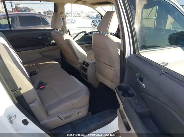 5FNYF6H93HB056387 2017 HONDA PILOT - Image 8