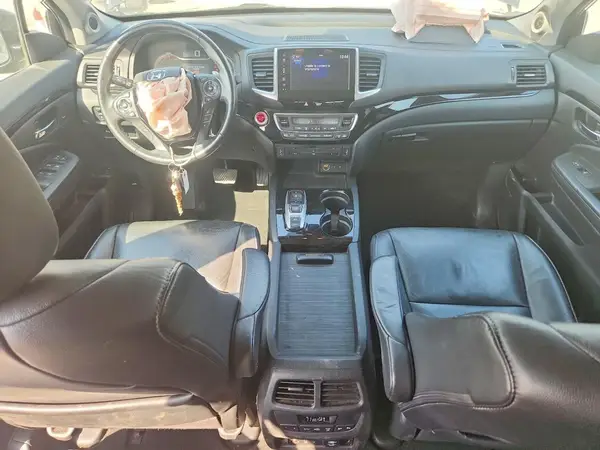 5FNYF6H93JB048957 2018 HONDA PILOT - Image 8