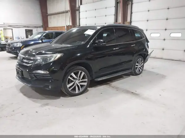 5FNYF6H93JB063572 2018 HONDA PILOT - Image 2