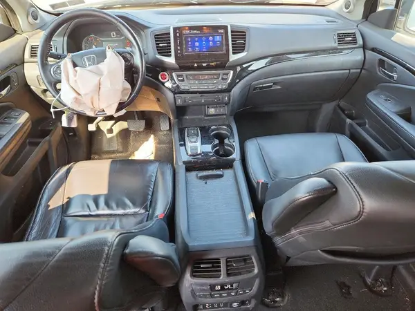 5FNYF6H93JB065628 2018 HONDA PILOT - Image 8