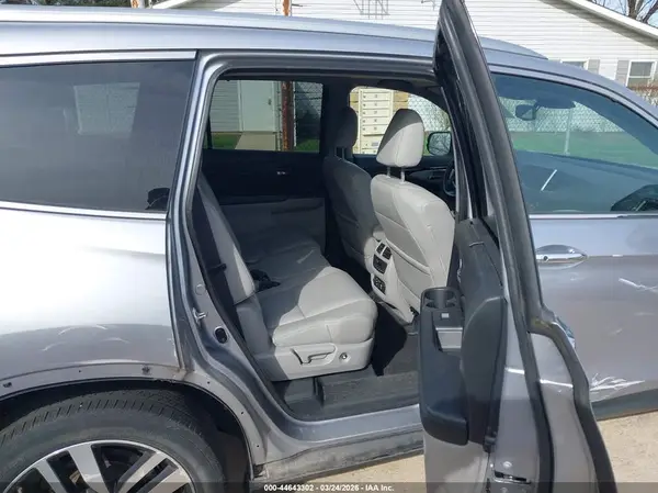 5FNYF6H94HB002810 2017 HONDA PILOT - Image 8