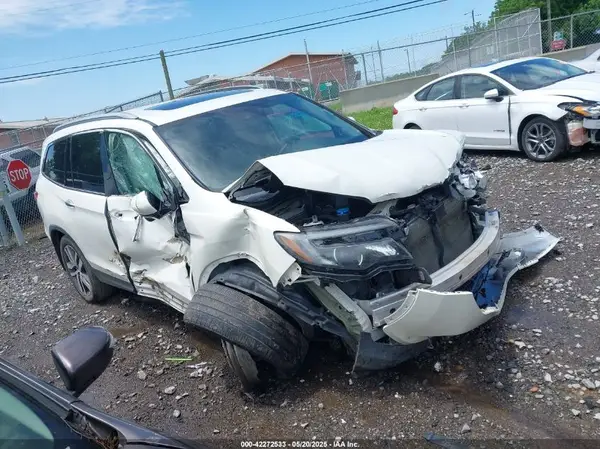 5FNYF6H94HB007912 2017 HONDA PILOT - Image 1