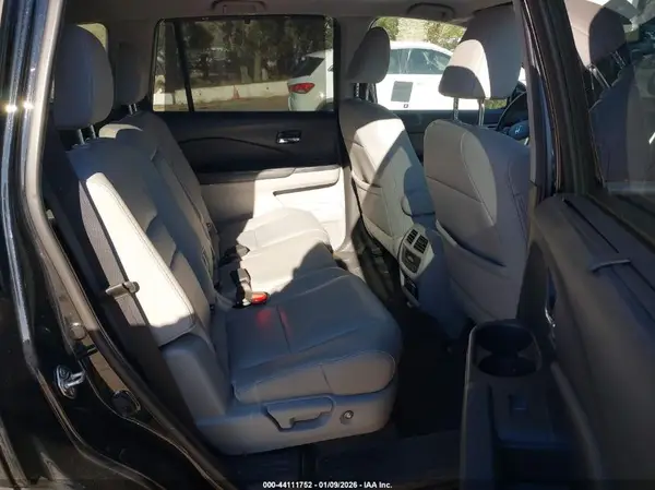 5FNYF6H94HB024340 2017 HONDA PILOT - Image 8