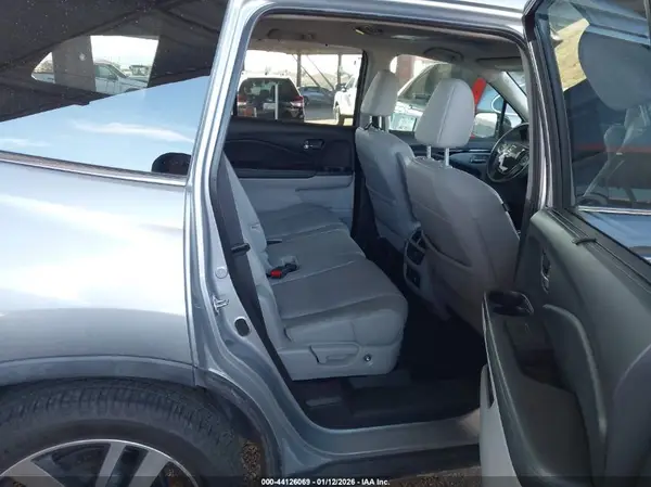5FNYF6H94HB056656 2017 HONDA PILOT - Image 8