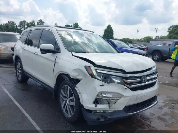 5FNYF6H94HB060660 2017 HONDA PILOT - Image 1