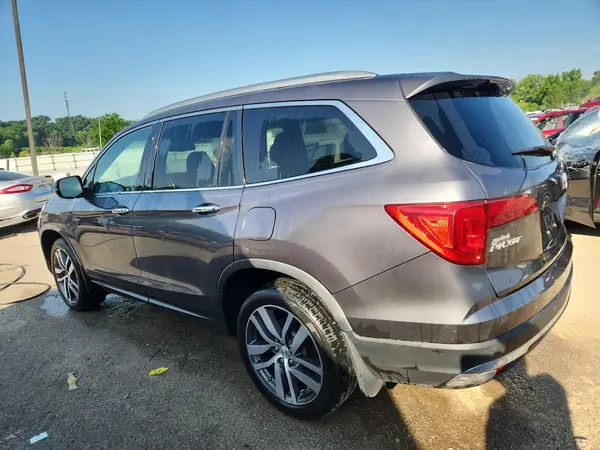 5FNYF6H94HB075904 2017 HONDA PILOT - Image 2