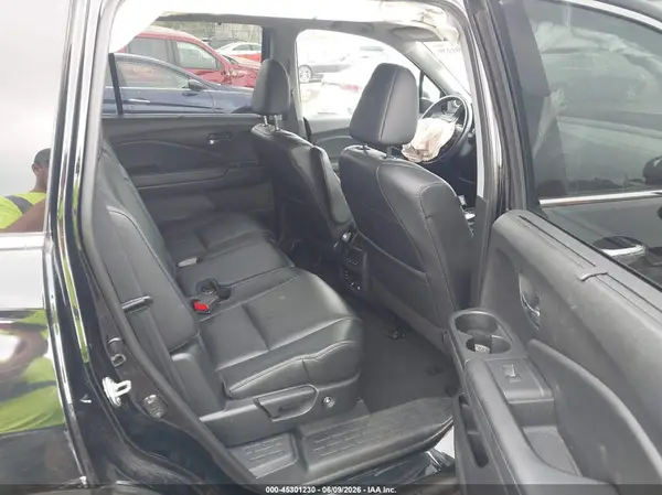 5FNYF6H94JB003476 2018 HONDA PILOT - Image 8