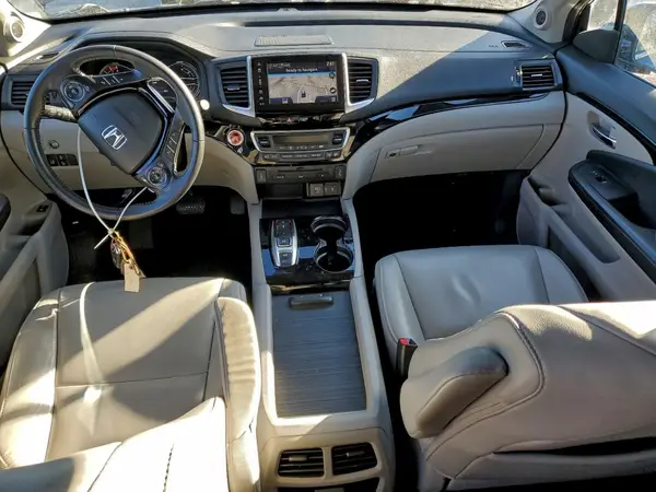 5FNYF6H94JB011061 2018 HONDA PILOT - Image 8