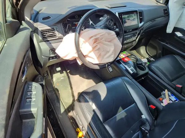 5FNYF6H94JB018415 2018 HONDA PILOT - Image 8