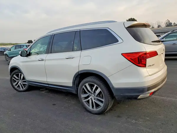 5FNYF6H94JB042021 2018 HONDA PILOT - Image 2