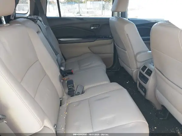 5FNYF6H94JB064262 2018 HONDA PILOT - Image 8