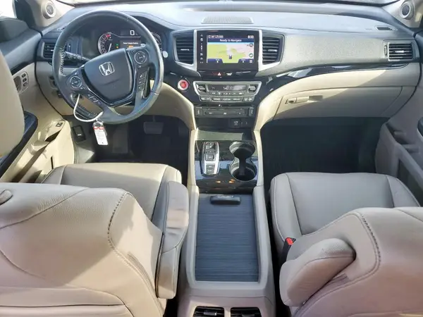 5FNYF6H94JB070417 2018 HONDA PILOT - Image 8