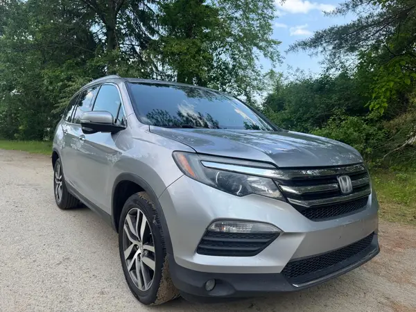 5FNYF6H94JB070661 2018 HONDA PILOT - Image 1