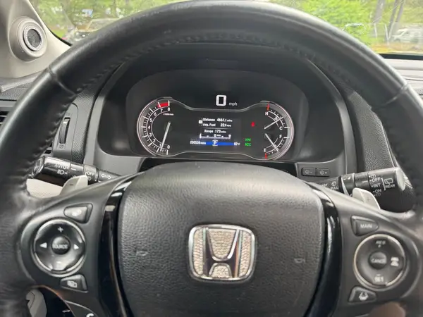 5FNYF6H94JB070661 2018 HONDA PILOT - Image 8