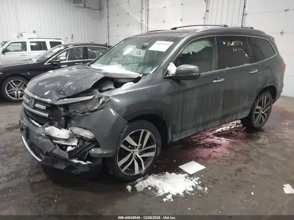 5FNYF6H95HB001701 2017 HONDA PILOT - Image 2