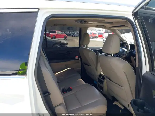 5FNYF6H95HB010365 2017 HONDA PILOT - Image 8