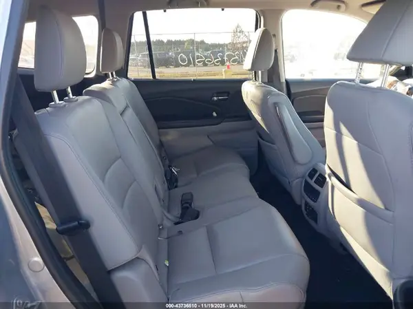 5FNYF6H95HB011922 2017 HONDA PILOT - Image 8