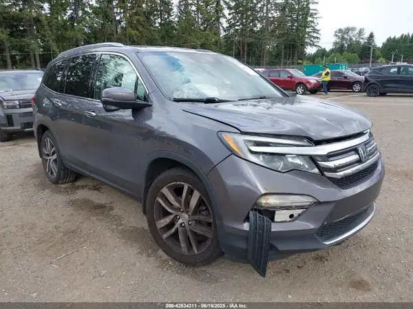 5FNYF6H95HB018627 2017 HONDA PILOT - Image 1